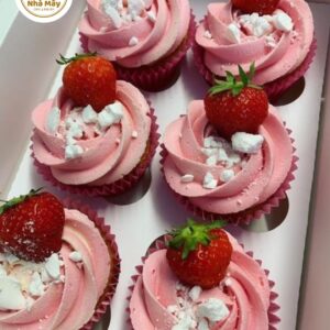 Bánh Cupcake dâu tây